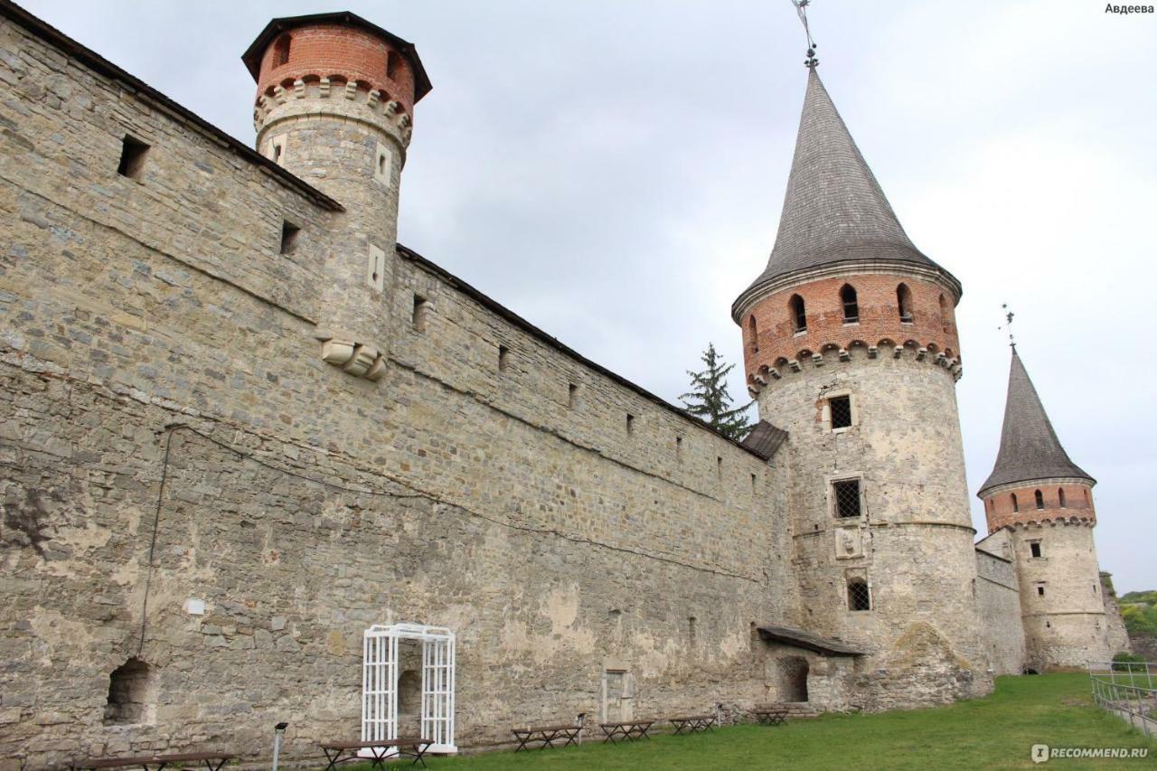 Апартаменты Вероника Kamianets-Podilskyi Exterior foto